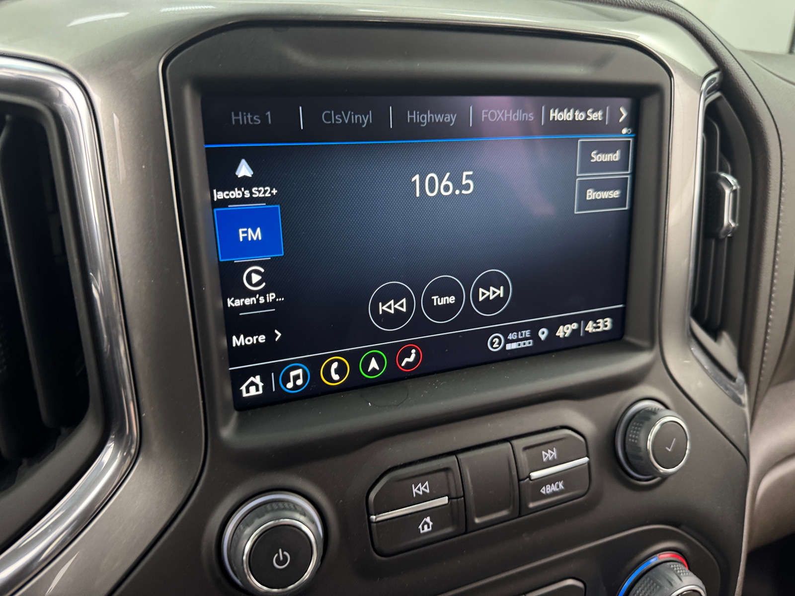 Thumbnail: 2022 Chevrolet Silverado 1500 - 3