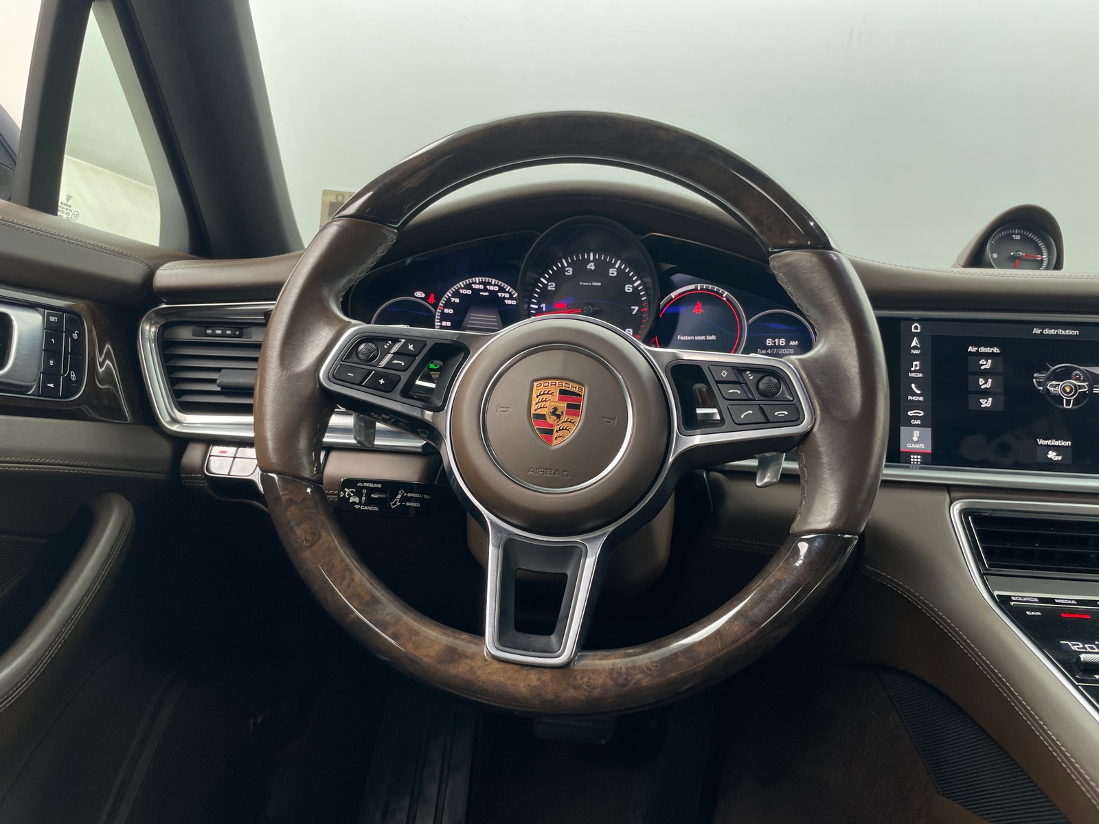 Thumbnail: 2018 Porsche Panamera - 4