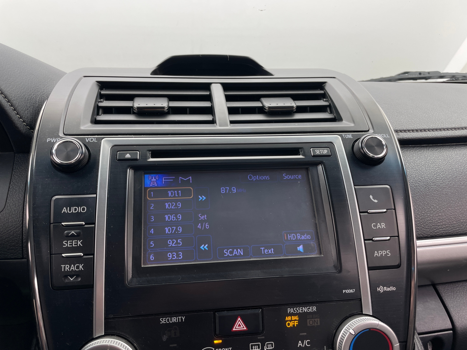 Thumbnail: 2012 Toyota Camry - 4