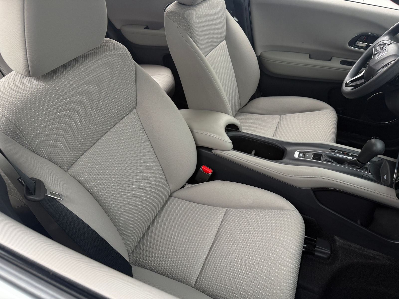 Thumbnail: 2017 Honda HR-V - 2