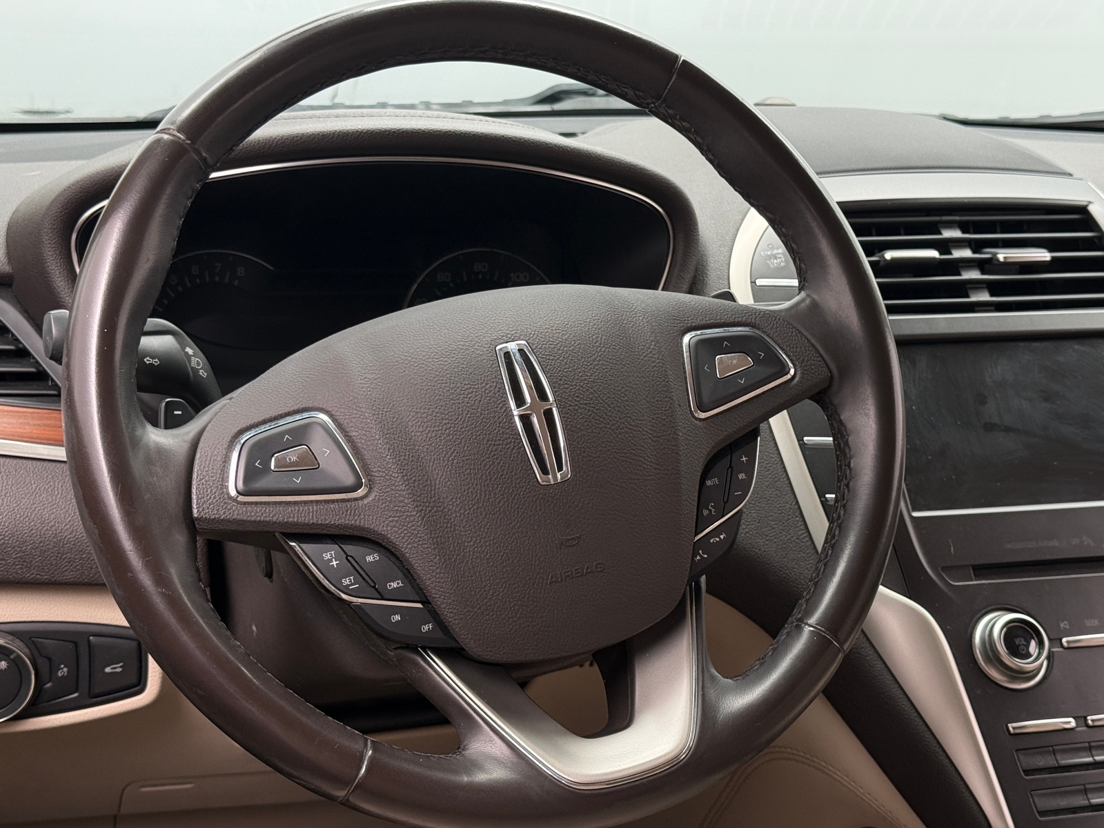 Thumbnail: 2017 Lincoln MKC - 4