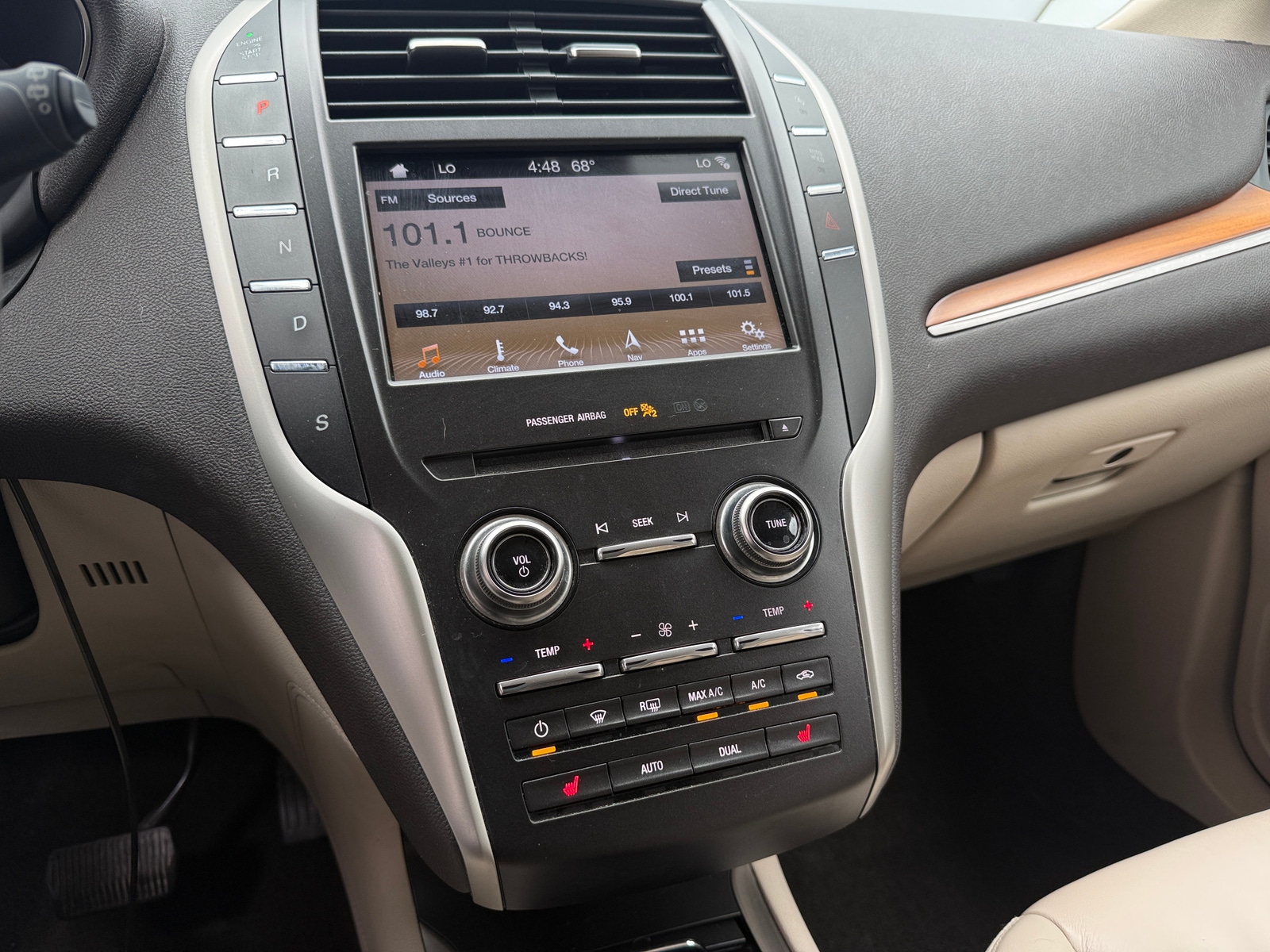 Thumbnail: 2017 Lincoln MKC - 3