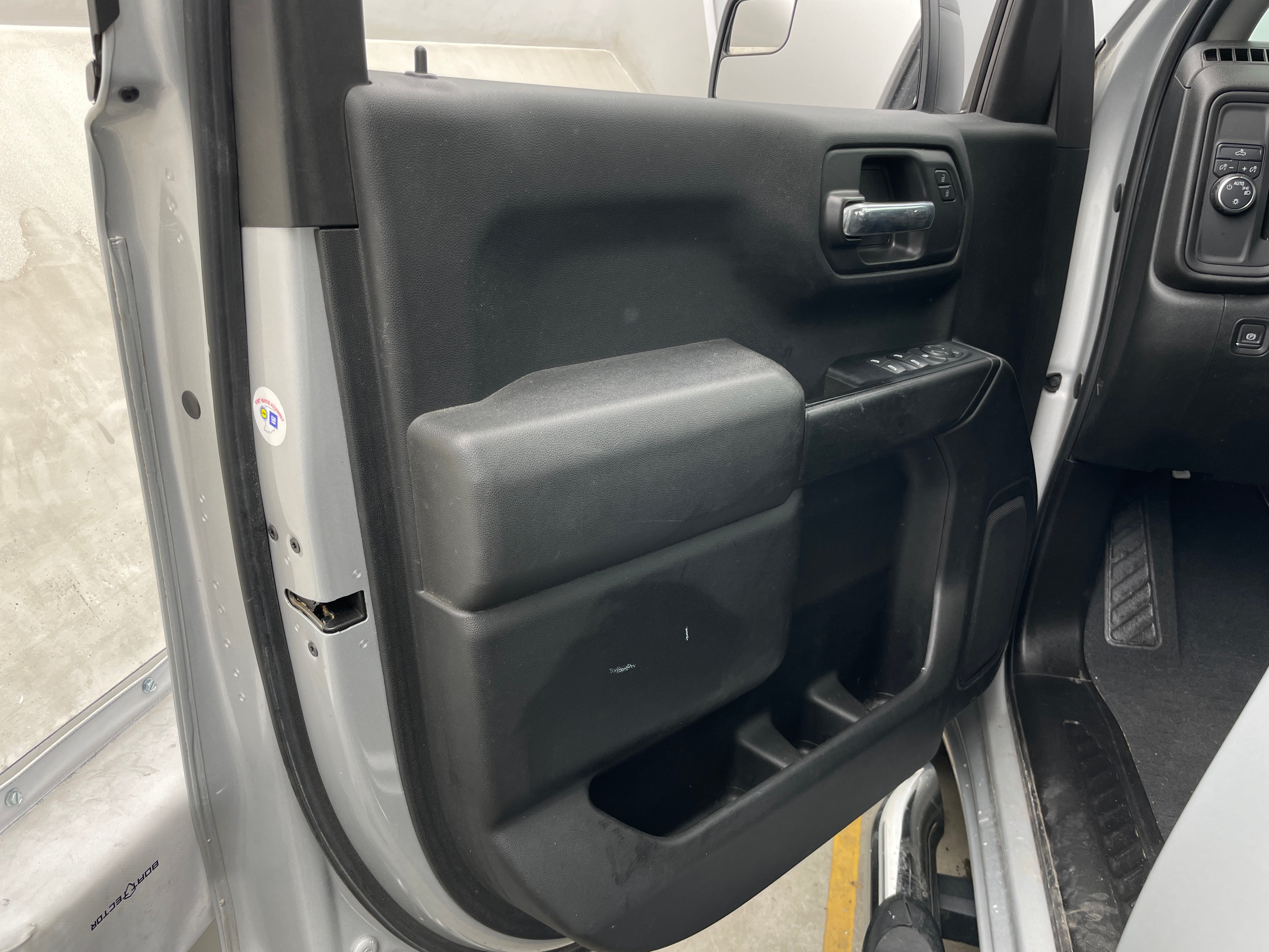 Used 2019 Chevrolet Silverado 1500 Custom with VIN 1GCPWBEH2KZ374924 for sale in Little Rock