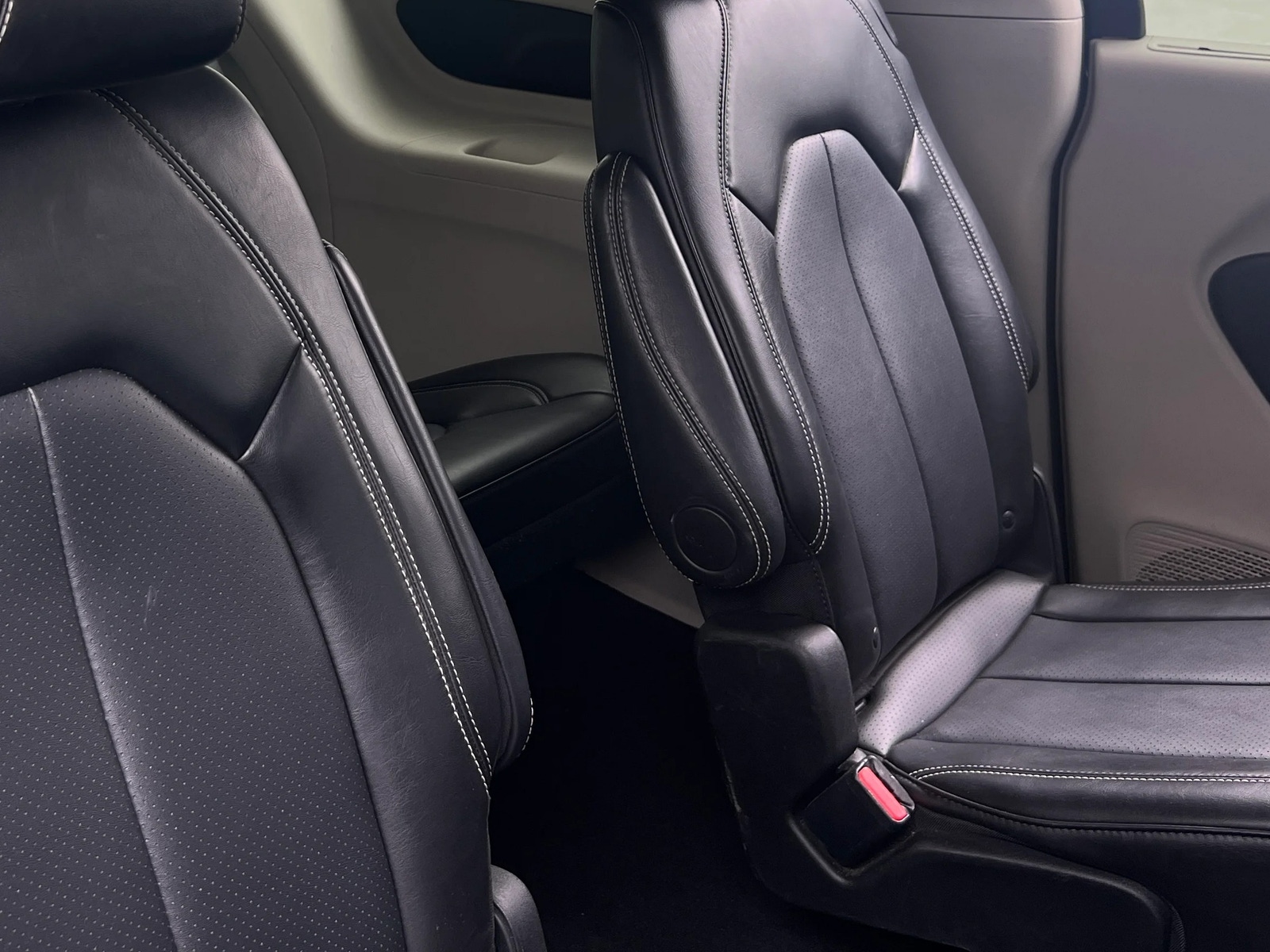 Thumbnail: 2024 Chrysler Pacifica - 5