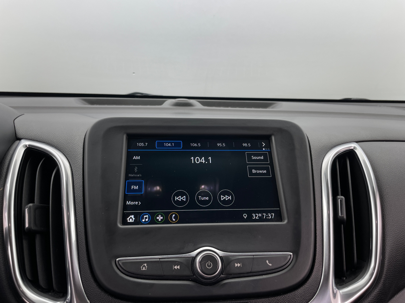 Thumbnail: 2019 Chevrolet Equinox - 4