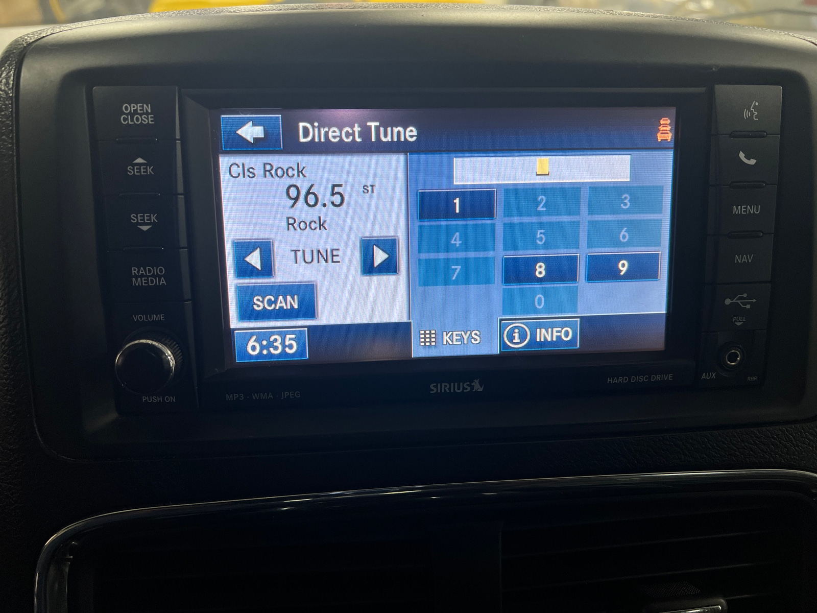 Thumbnail: 2012 Dodge Grand Caravan - 3