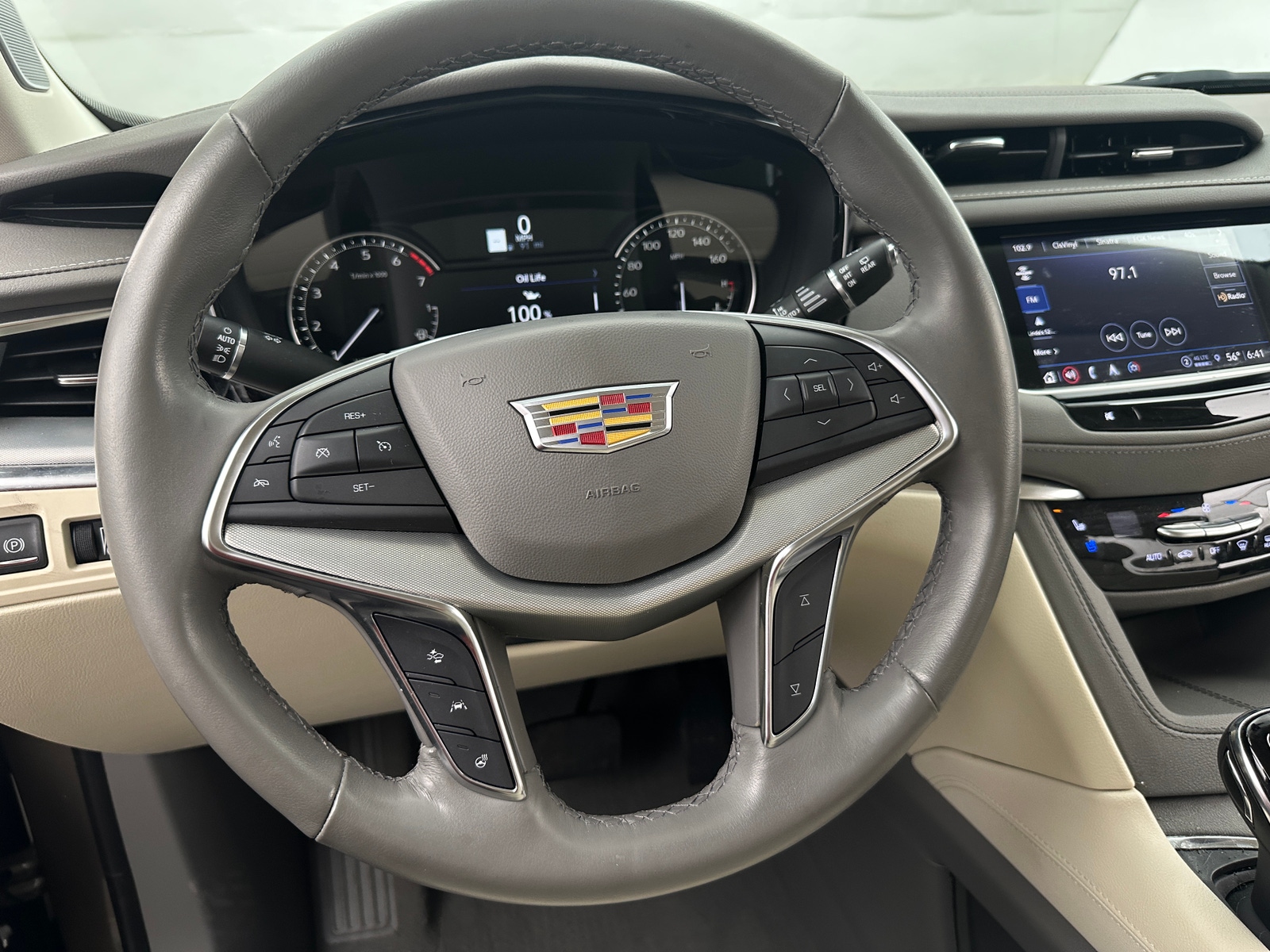 Thumbnail: 2023 Cadillac XT5 - 4