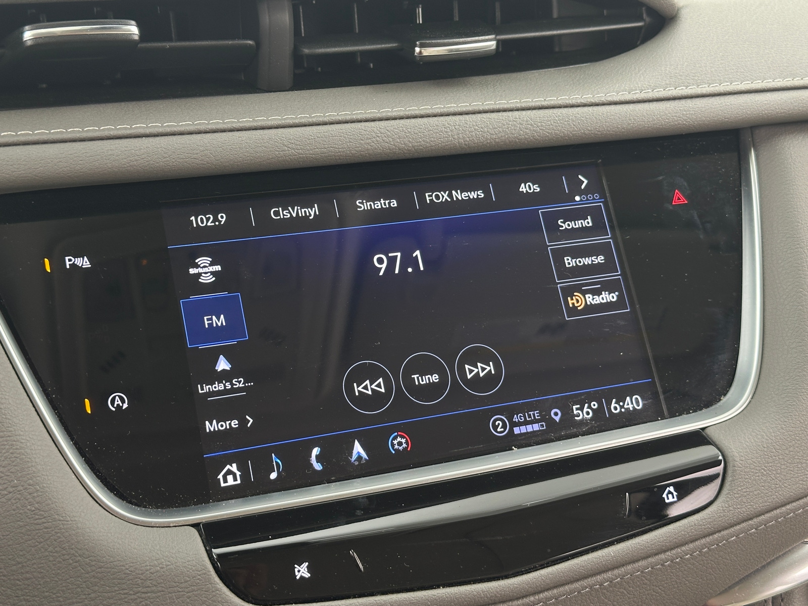 Thumbnail: 2023 Cadillac XT5 - 3
