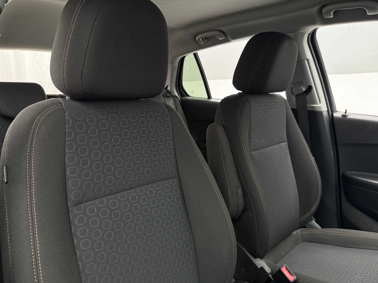 Thumbnail: 2022 Chevrolet Trax - 2