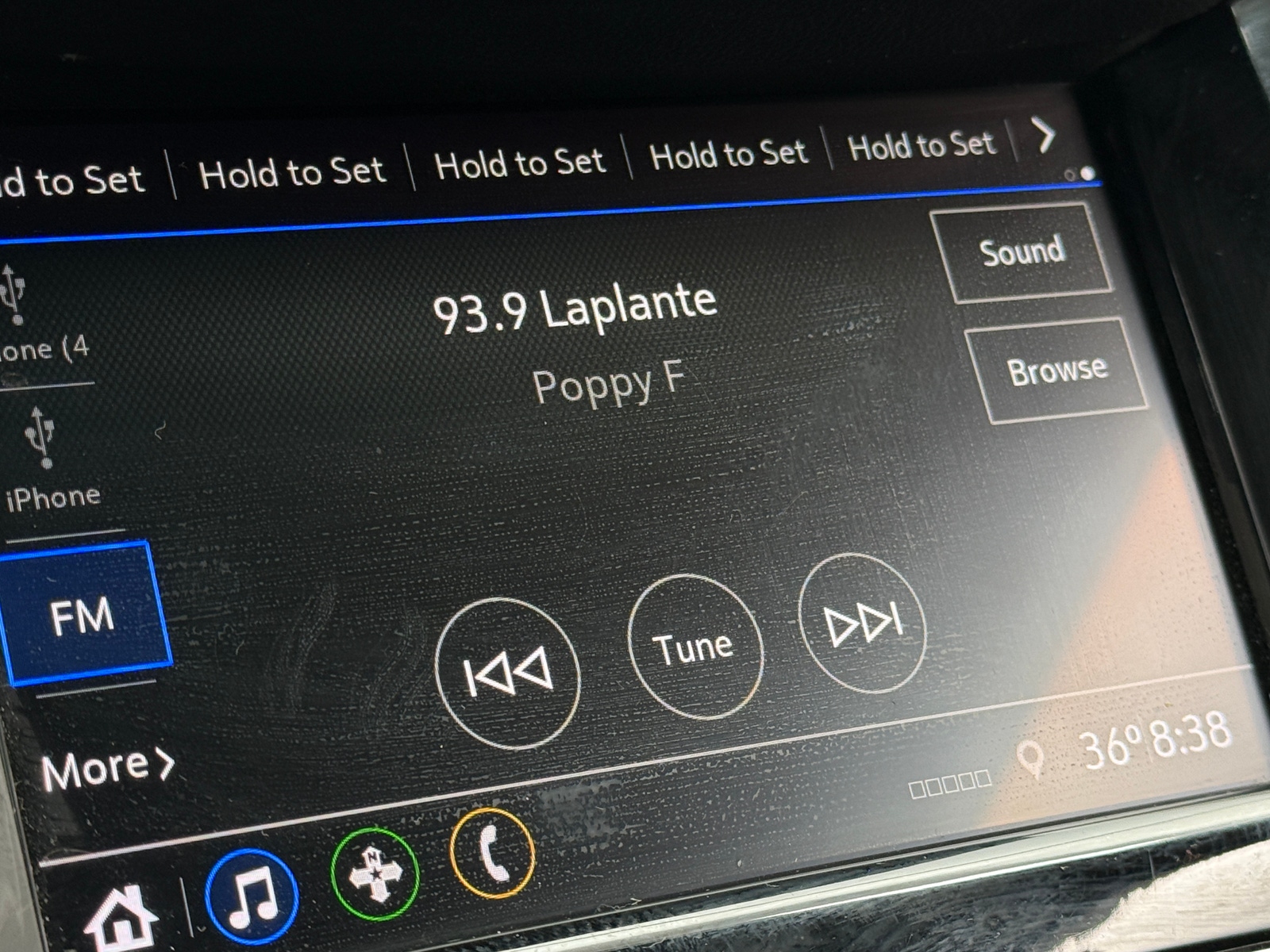 Thumbnail: 2022 Chevrolet Trax - 4