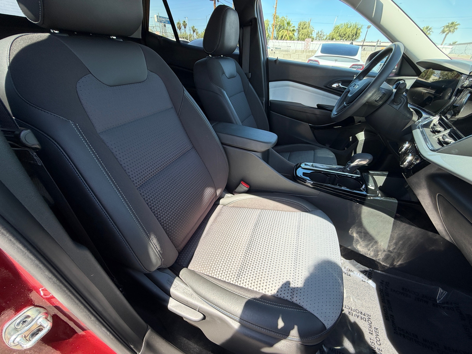 Thumbnail: 2025 Chevrolet Trax - 2