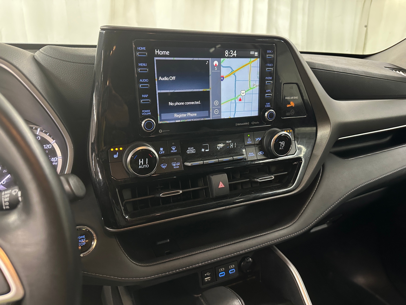 Thumbnail: 2022 Toyota Highlander - 3