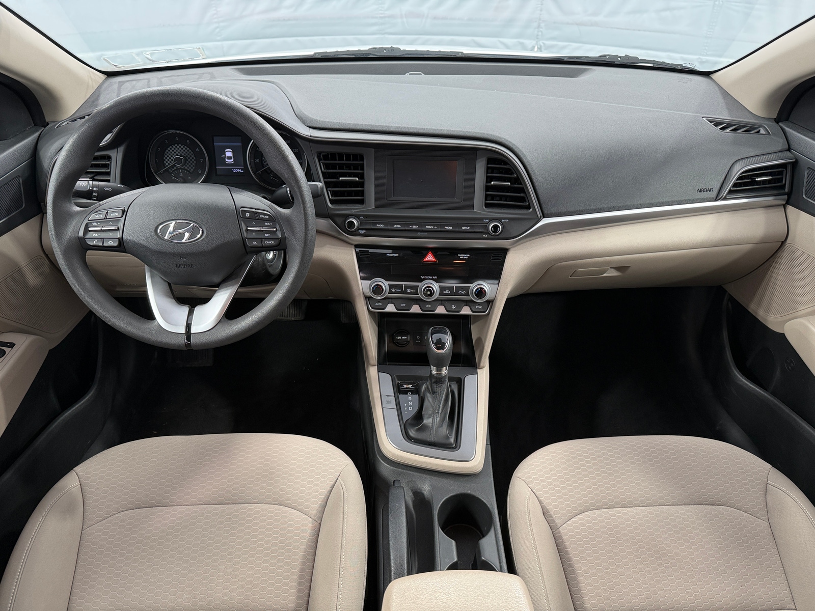 Thumbnail: 2020 Hyundai Elantra - 3