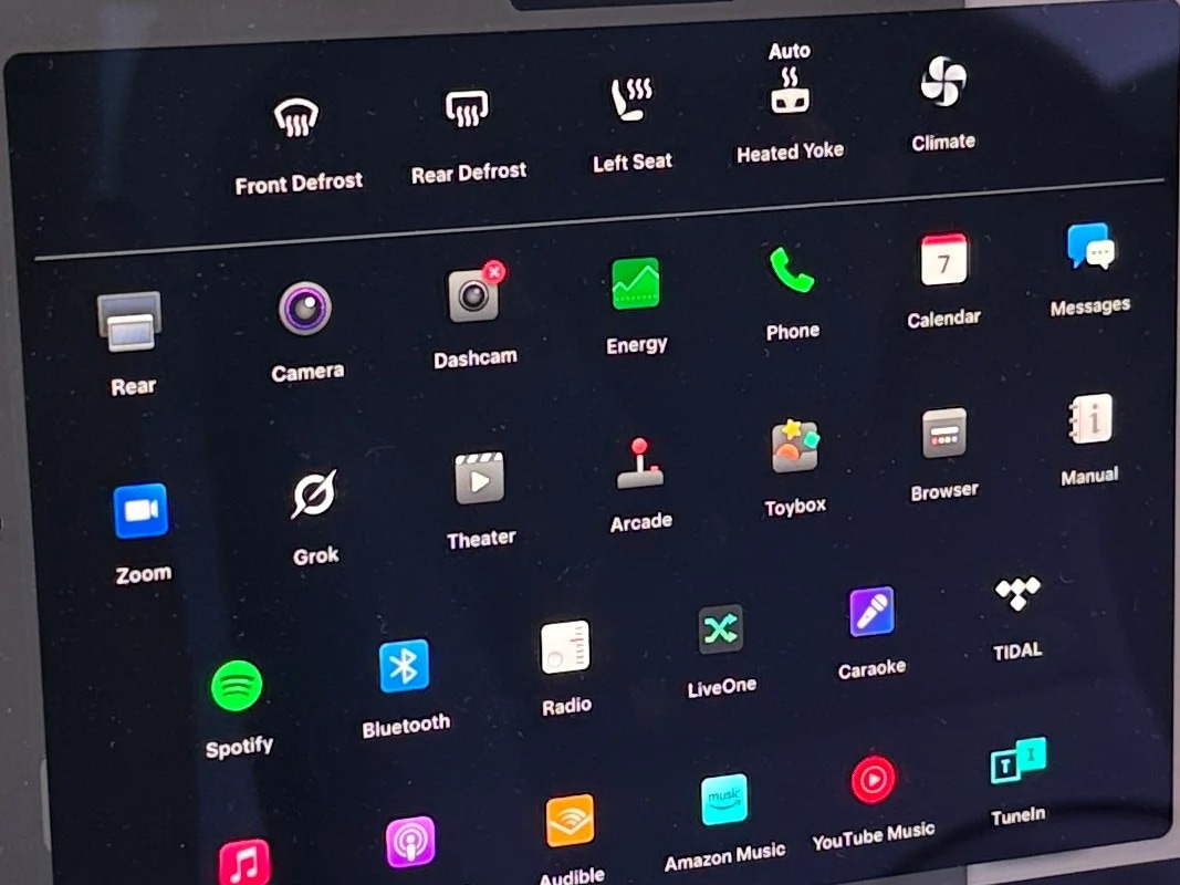 Thumbnail: 2023 Tesla Model S - 3