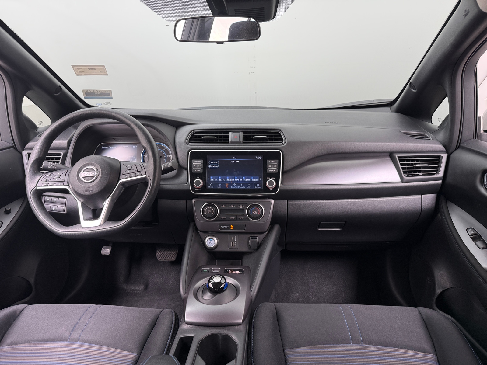 Thumbnail: 2023 Nissan Leaf - 3