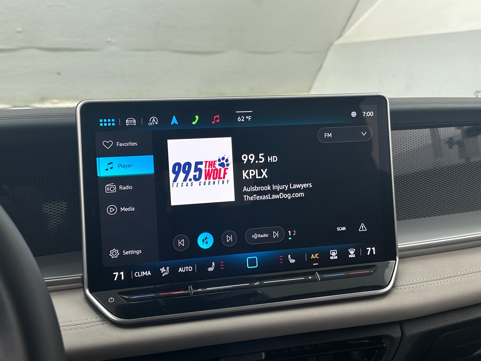 Thumbnail: 2025 Volkswagen Tiguan - 3