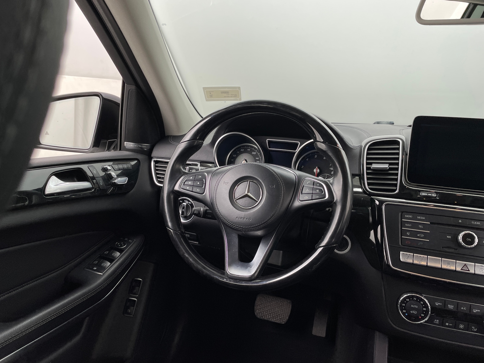 Thumbnail: 2018 Mercedes-Benz GLS - 4