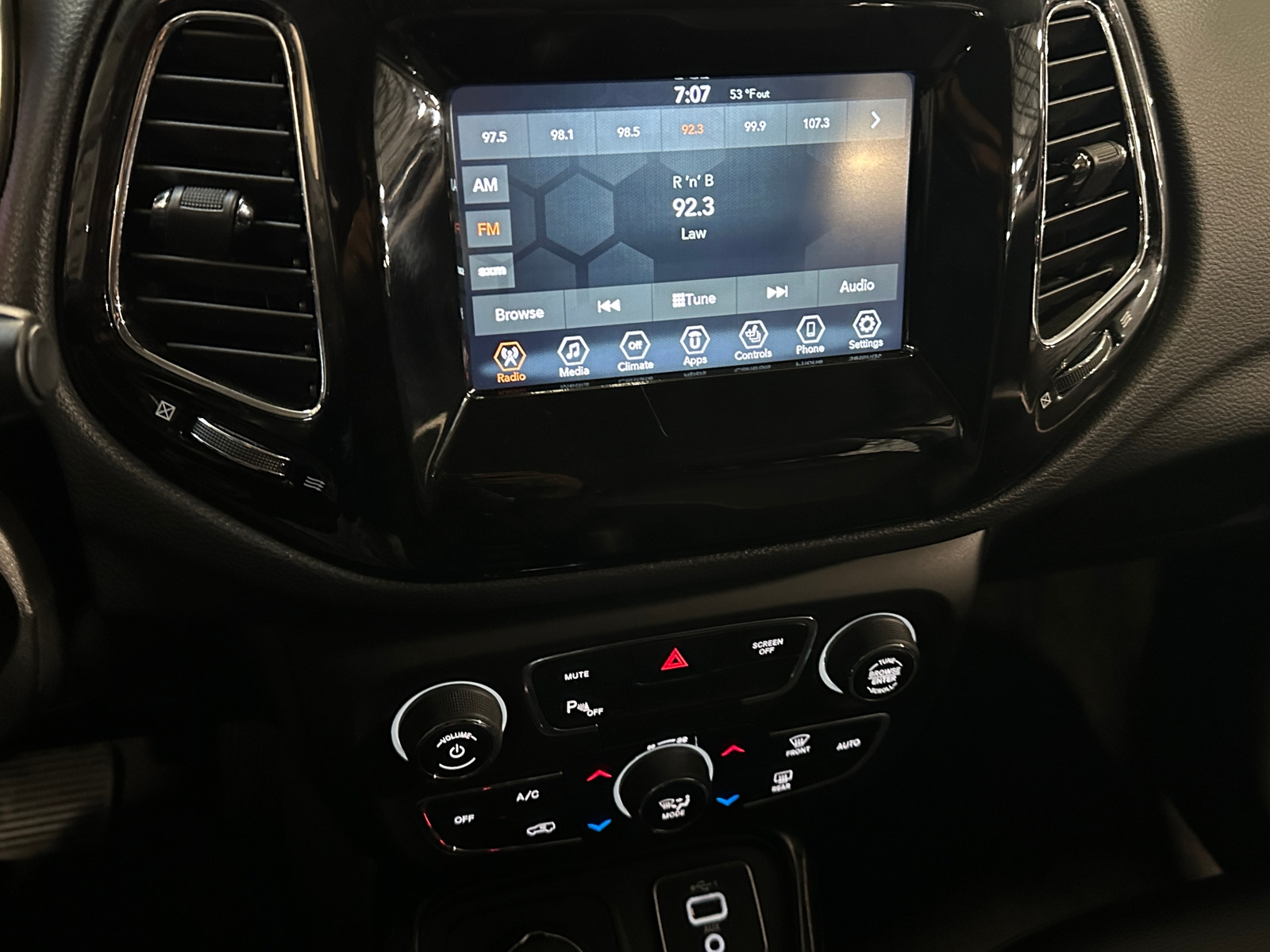 Thumbnail: 2020 Jeep Compass - 4