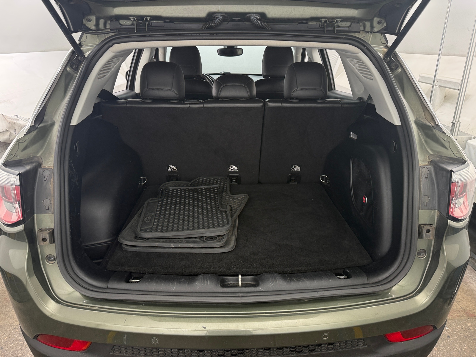 Thumbnail: 2018 Jeep Compass - 6