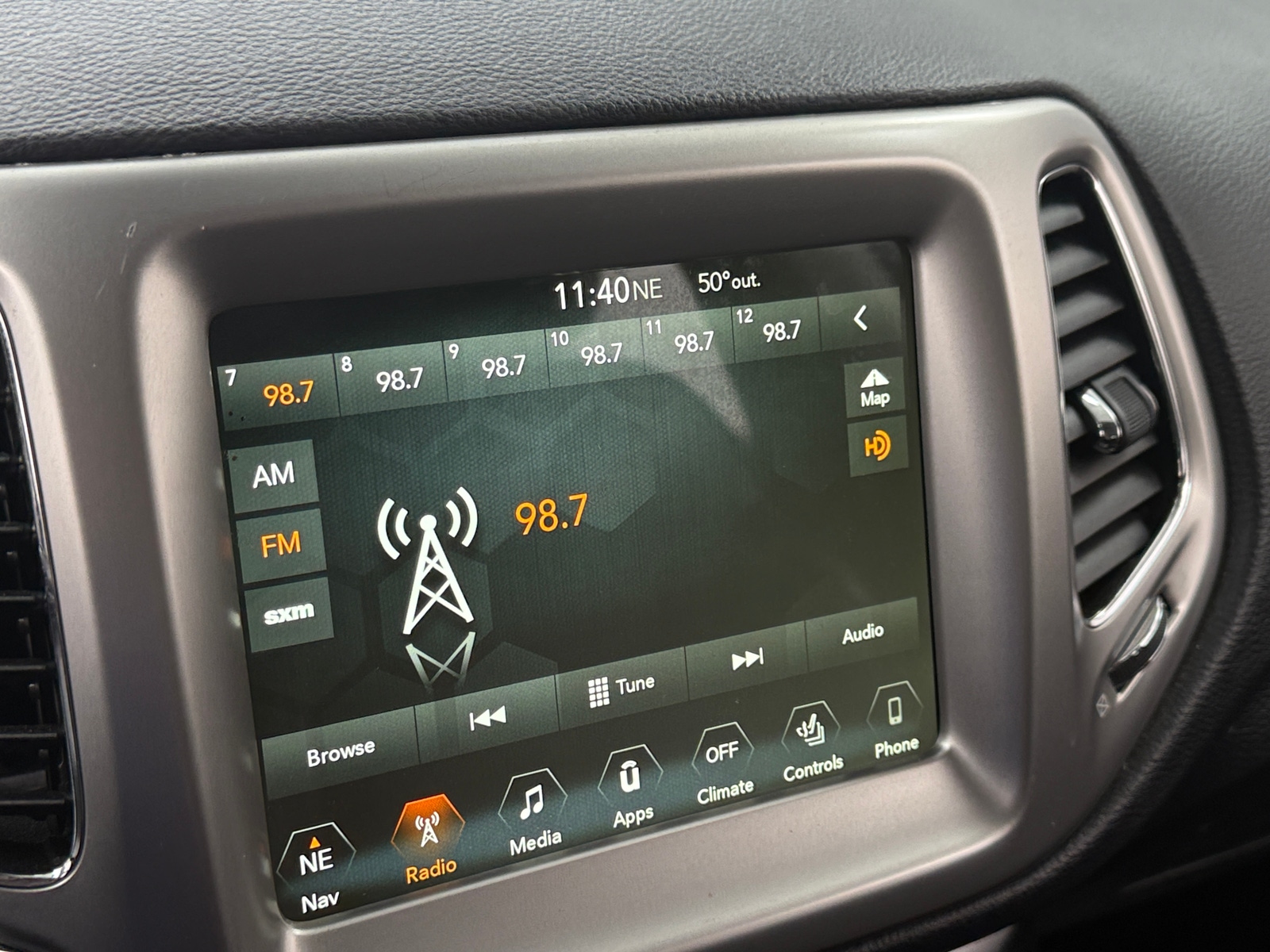 Thumbnail: 2018 Jeep Compass - 3