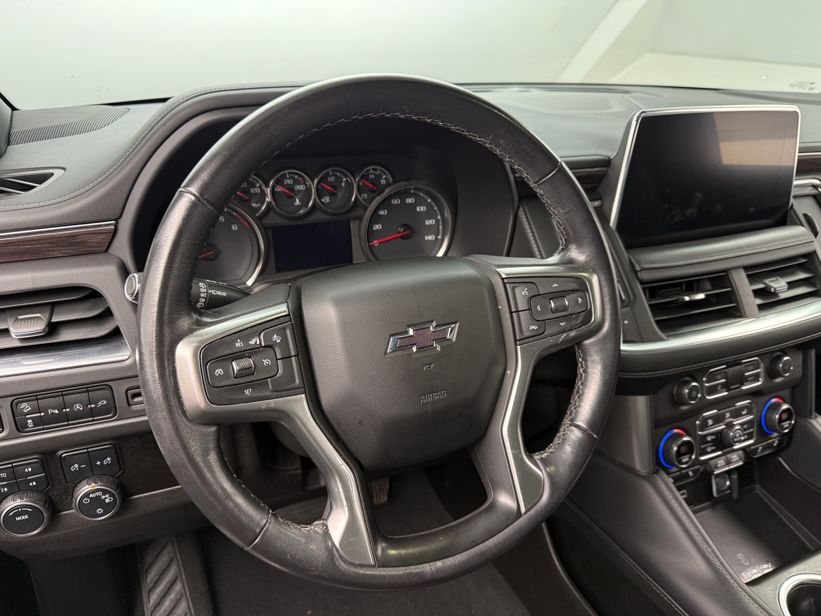 Thumbnail: 2021 Chevrolet Suburban - 4