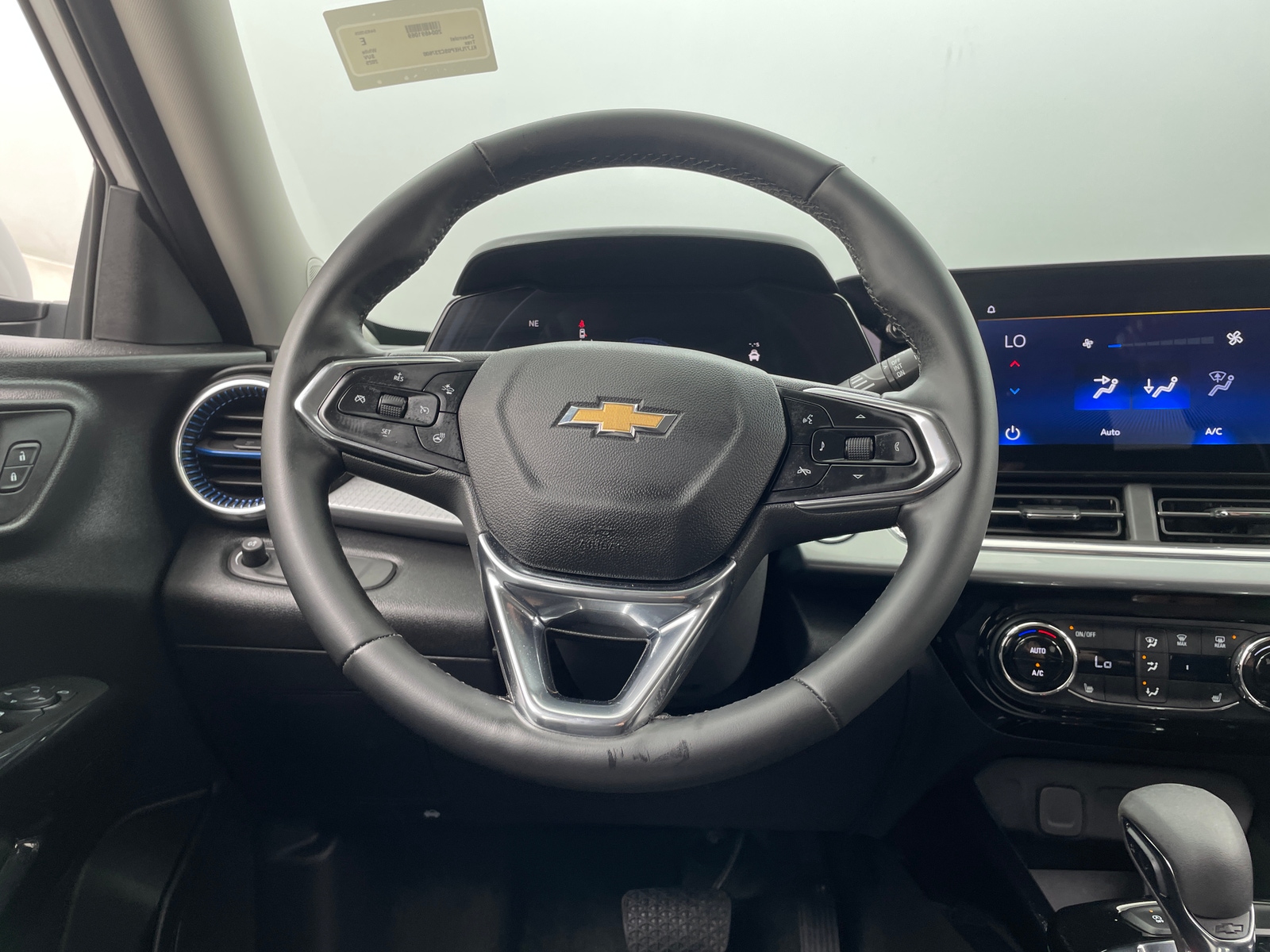 Thumbnail: 2025 Chevrolet Trax - 5