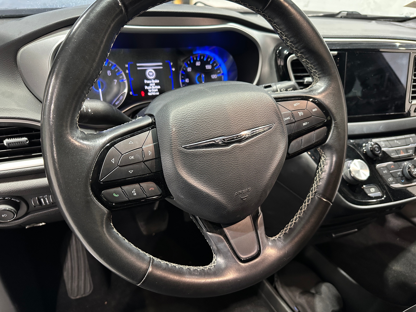 Thumbnail: 2020 Chrysler Pacifica - 5