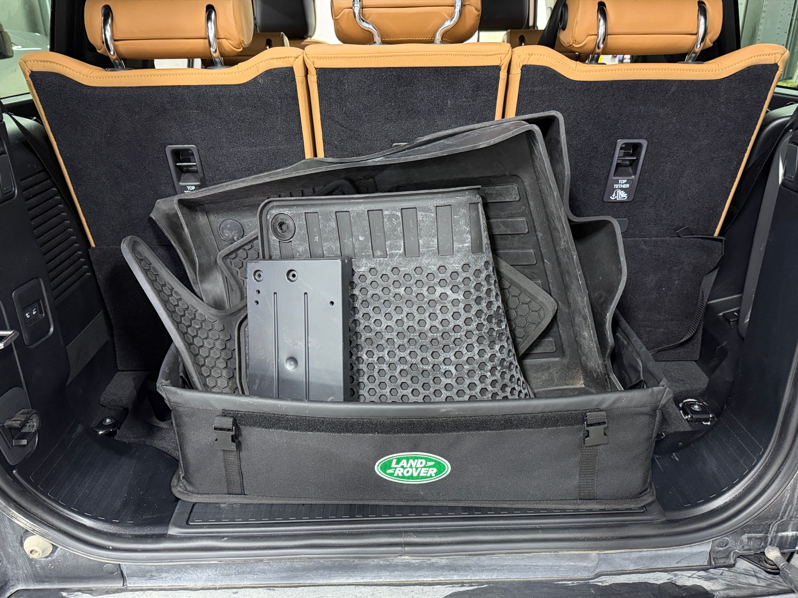 Thumbnail: 2024 Land Rover Defender - 6