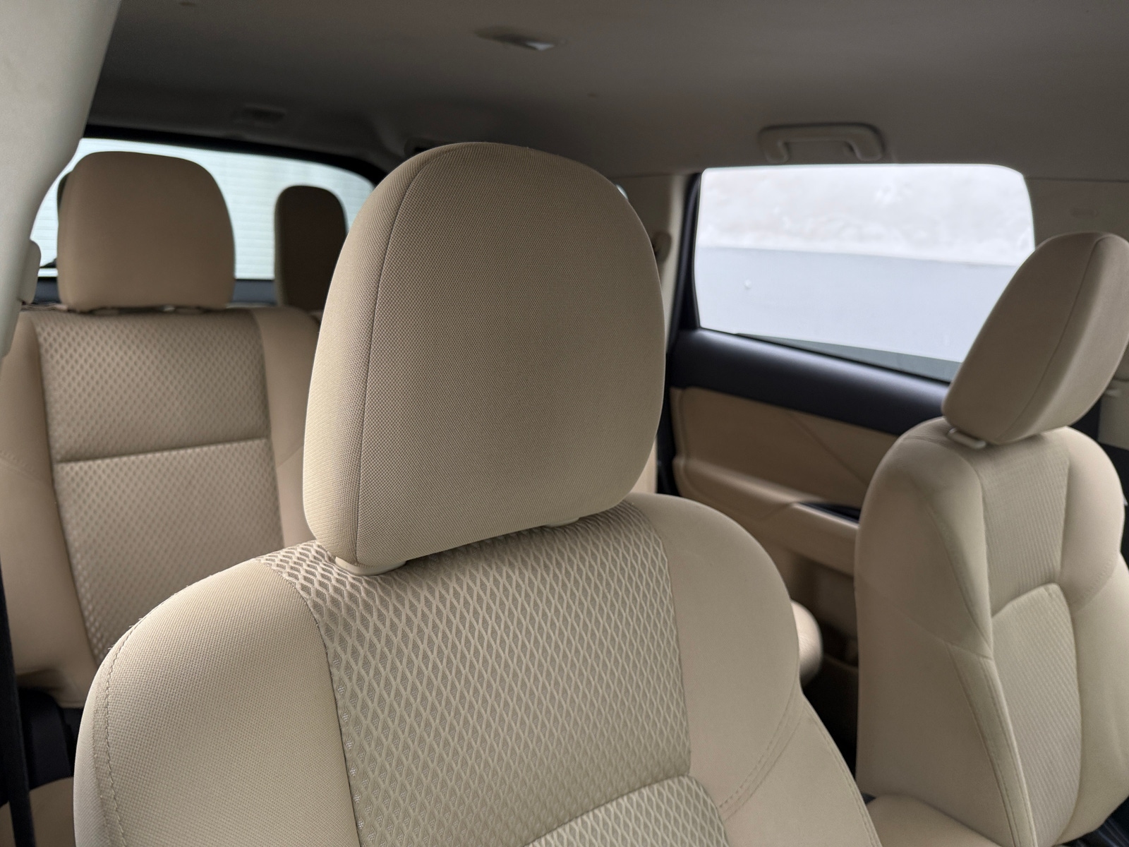 Thumbnail: 2020 Mitsubishi Outlander - 2