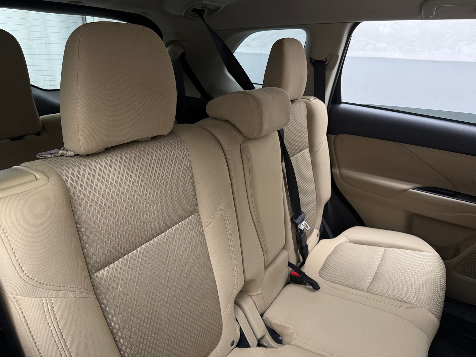 Thumbnail: 2020 Mitsubishi Outlander - 6