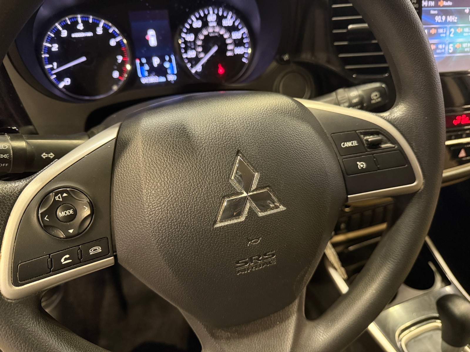 Thumbnail: 2020 Mitsubishi Outlander - 5