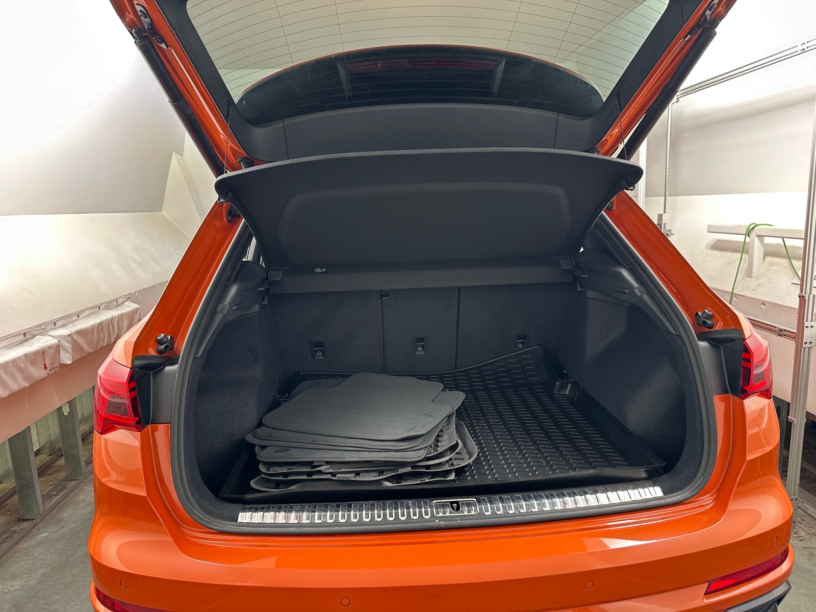 Thumbnail: 2022 Audi Q3 - 6