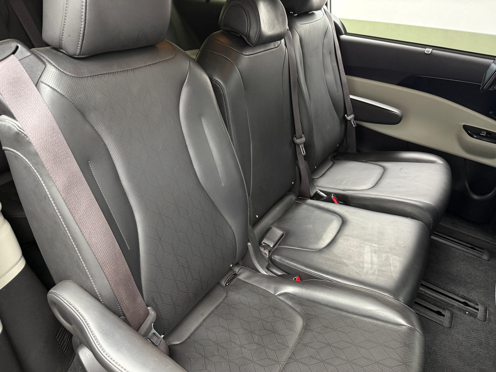 Thumbnail: 2022 Kia Carnival - 5