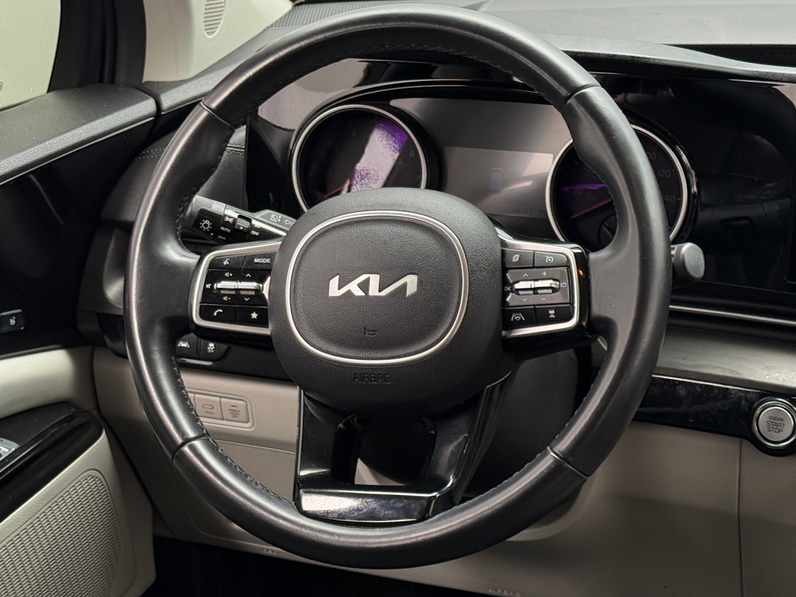 Thumbnail: 2022 Kia Carnival - 4