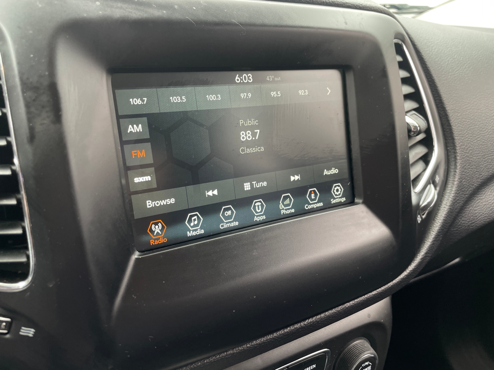 Thumbnail: 2018 Jeep Compass - 4