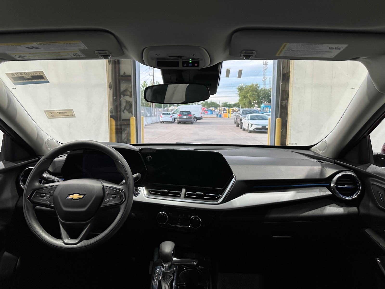 Thumbnail: 2025 Chevrolet Trax - 3