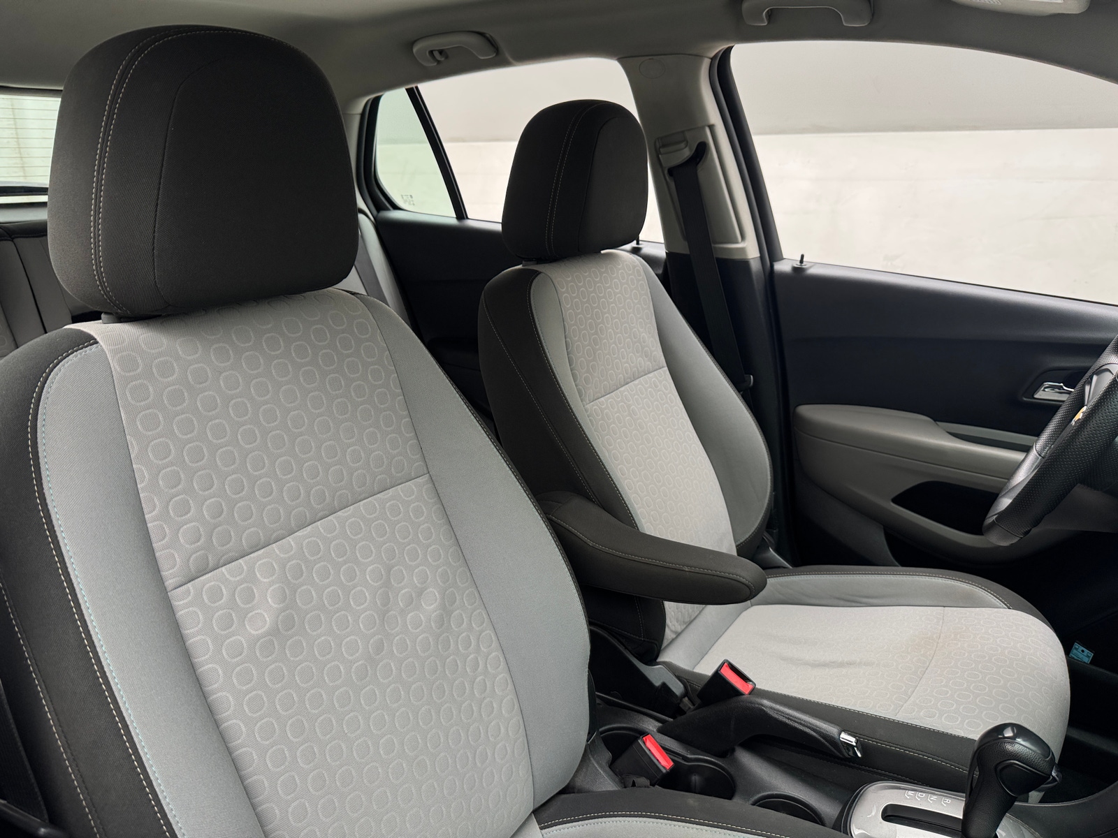 Thumbnail: 2015 Chevrolet Trax - 2