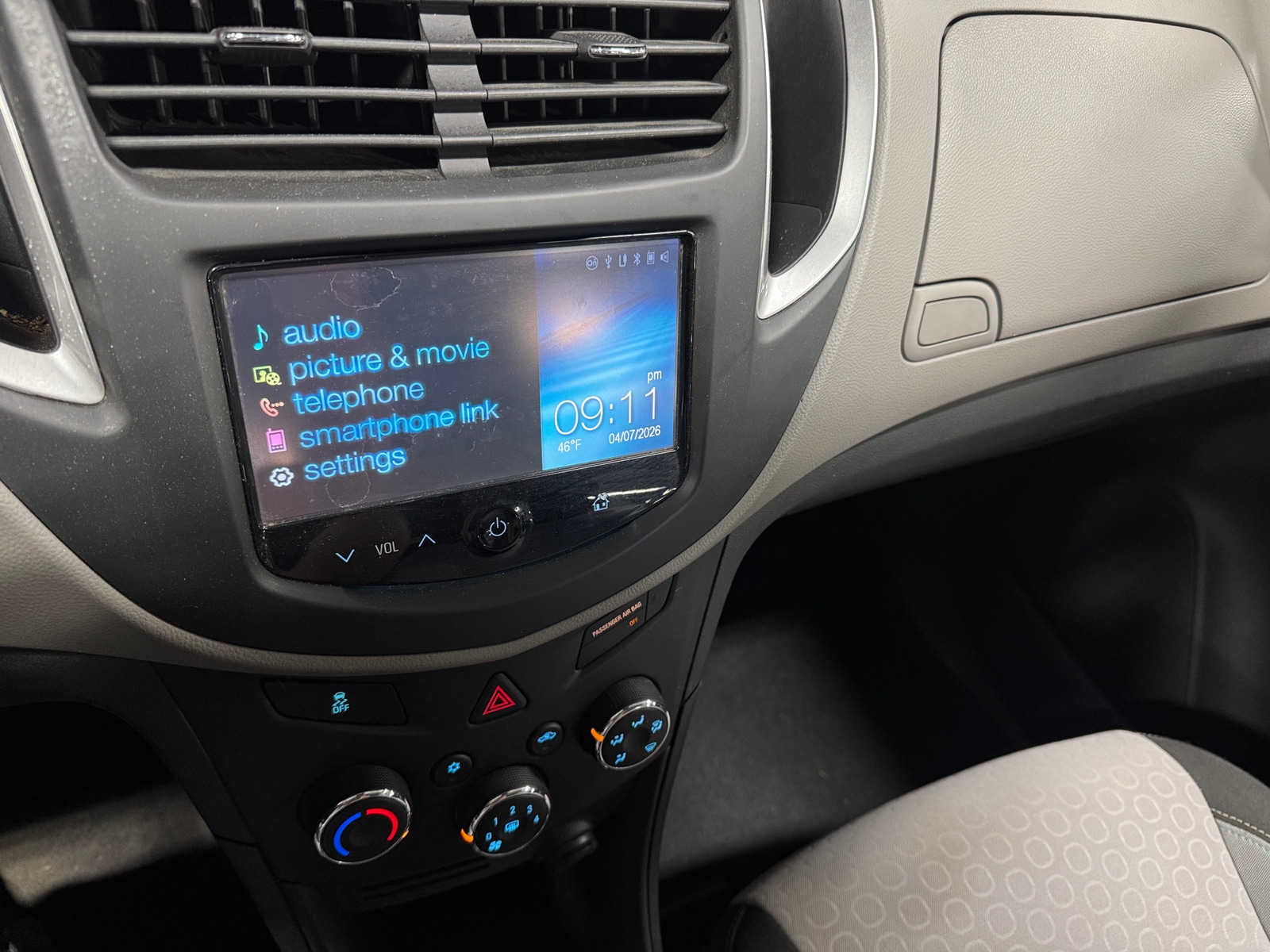 Thumbnail: 2015 Chevrolet Trax - 4