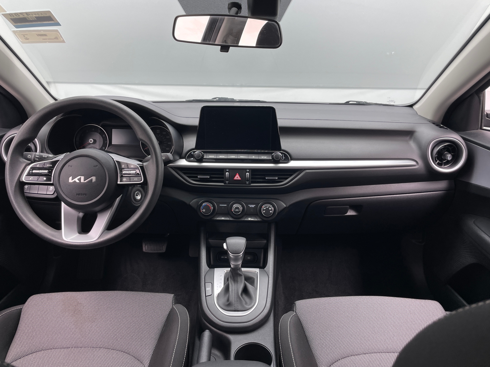 Thumbnail: 2024 Kia Forte - 3