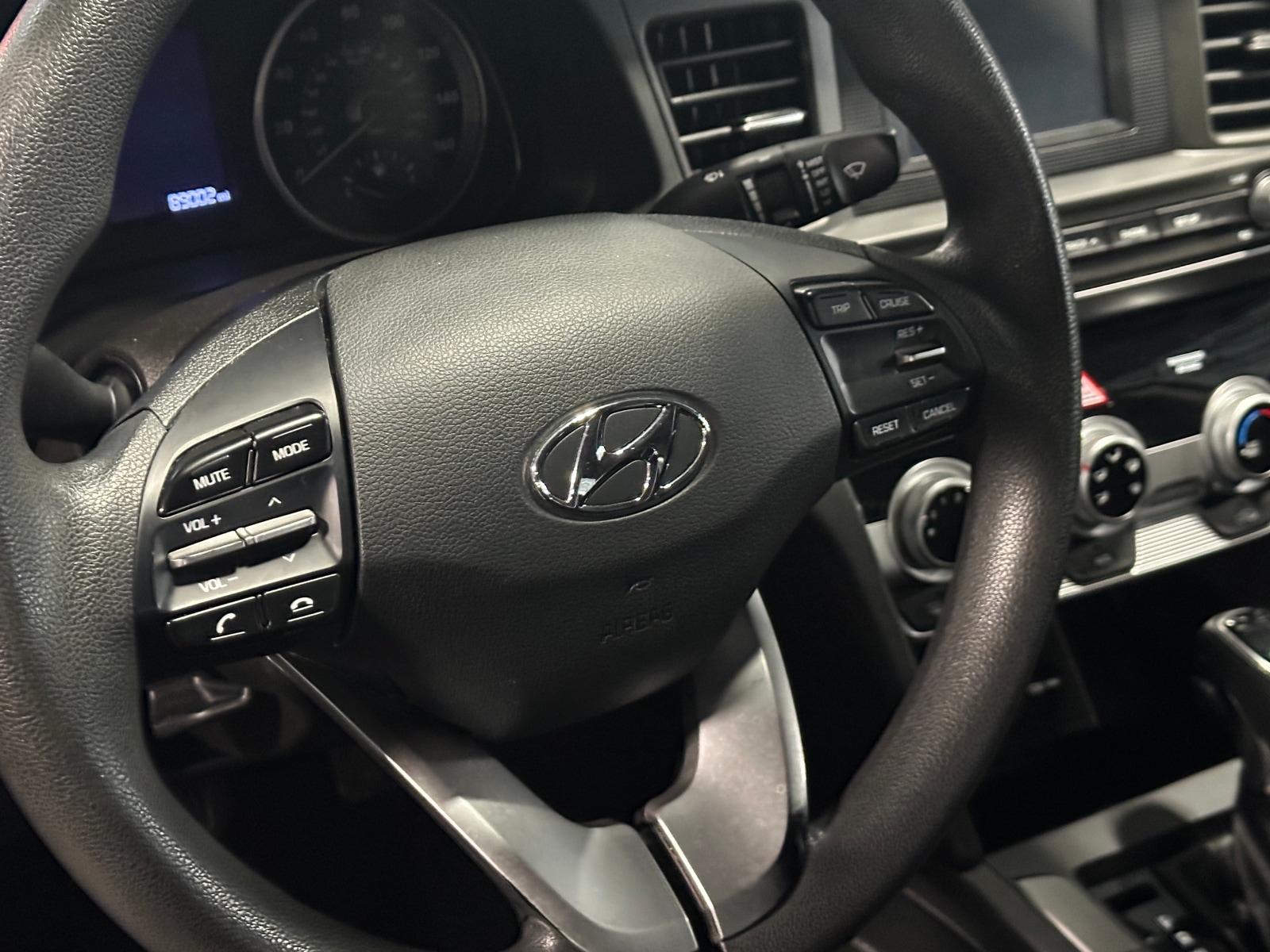 Thumbnail: 2019 Hyundai Elantra - 5