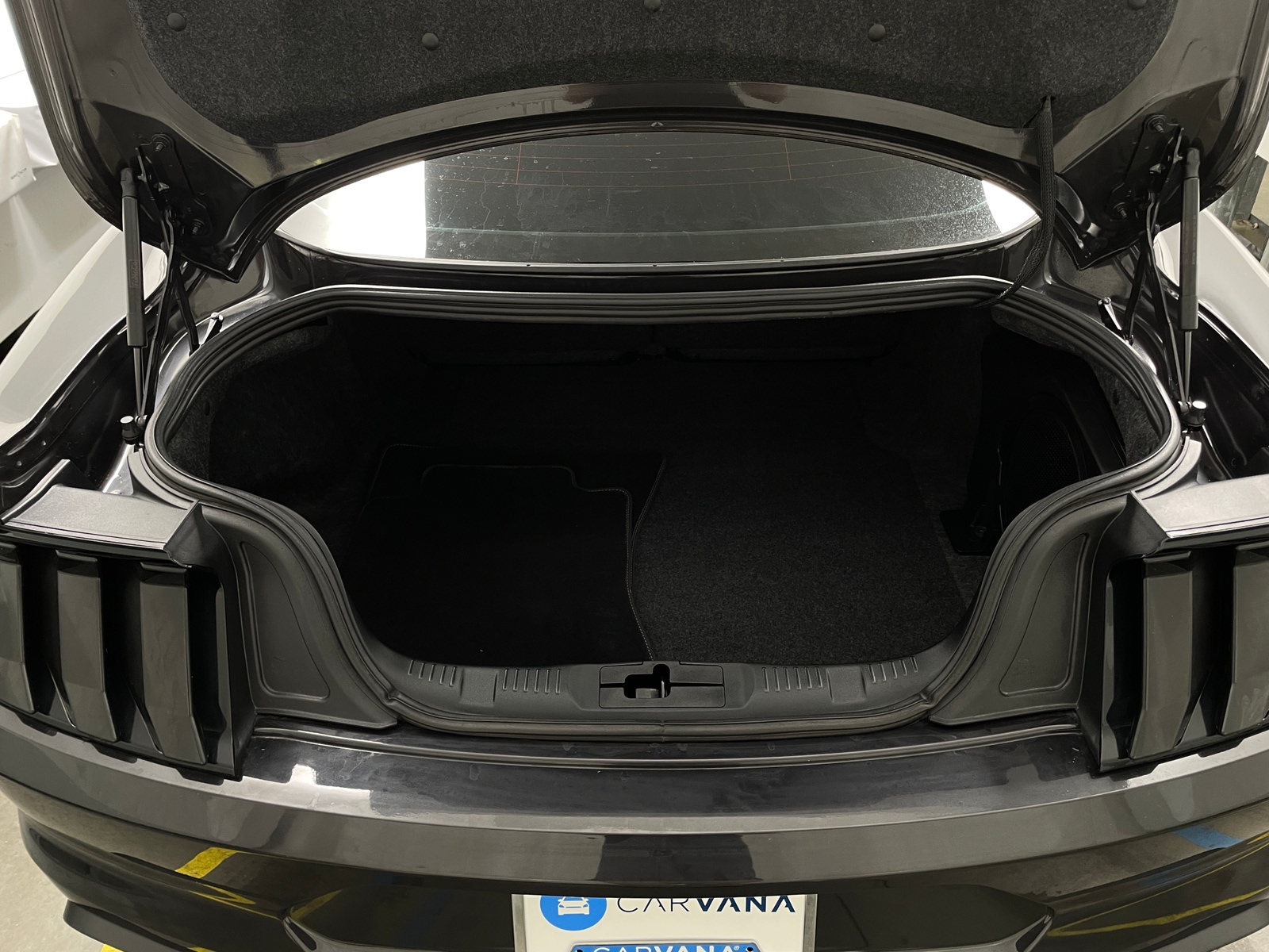 Thumbnail: 2022 Ford Mustang - 5