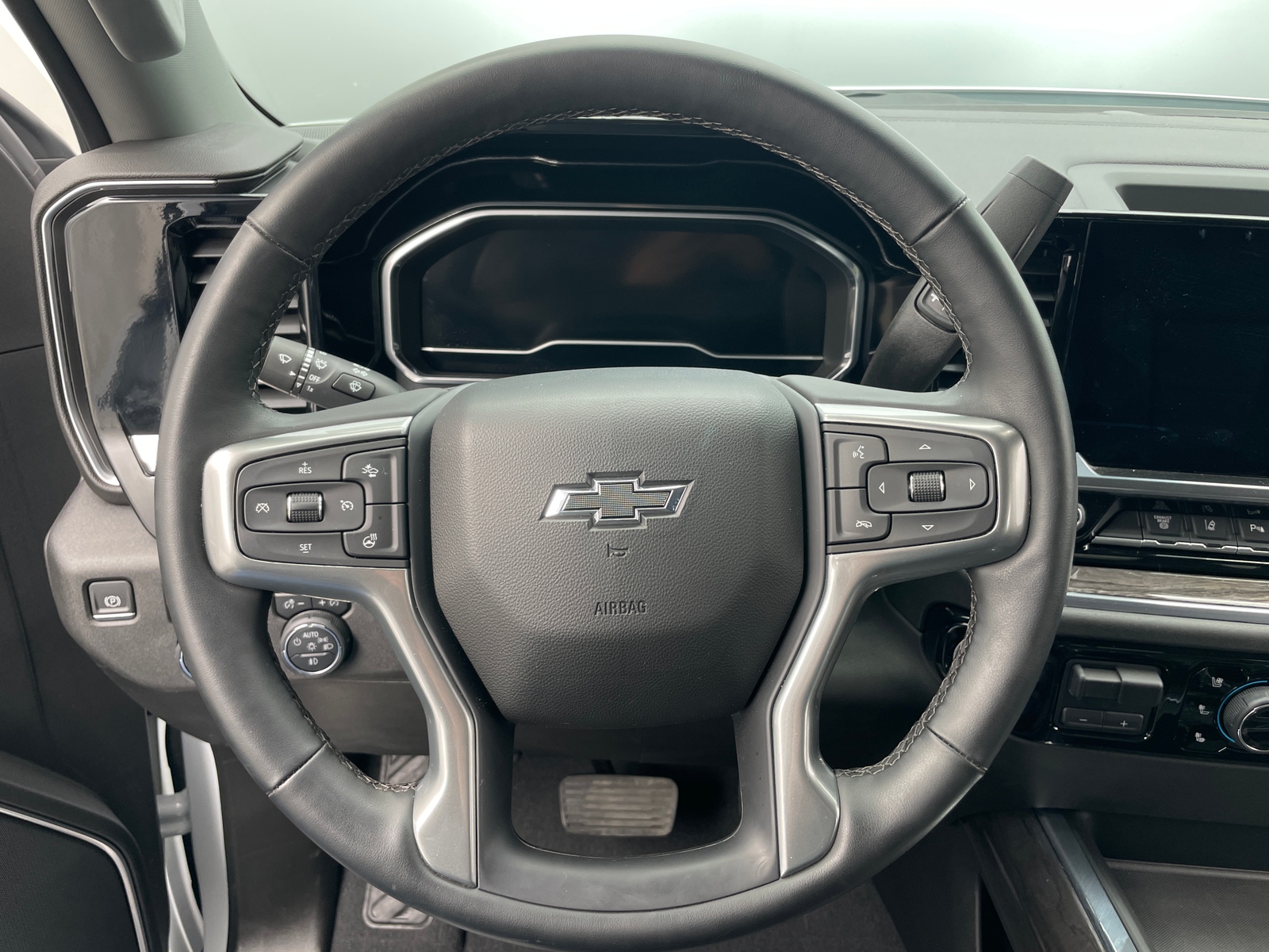 Thumbnail: 2024 Chevrolet Silverado 2500 - 4