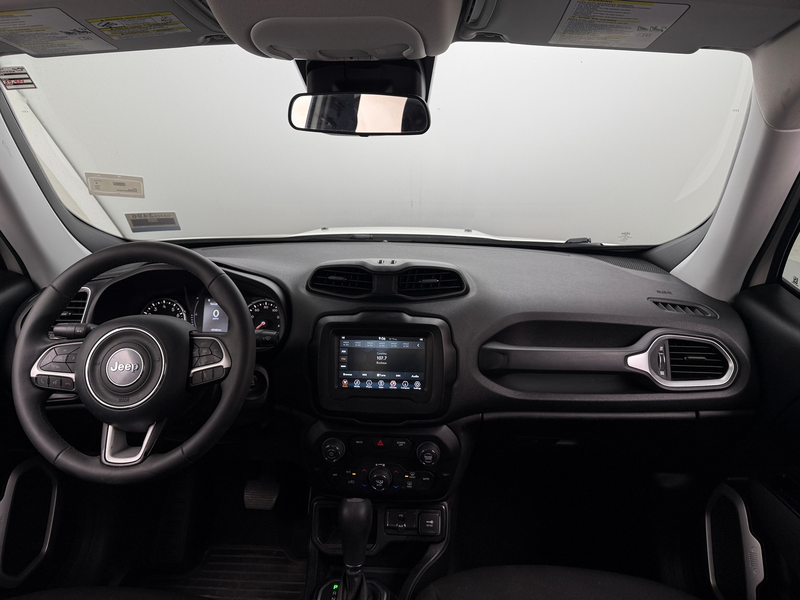 Thumbnail: 2019 Jeep Renegade - 3