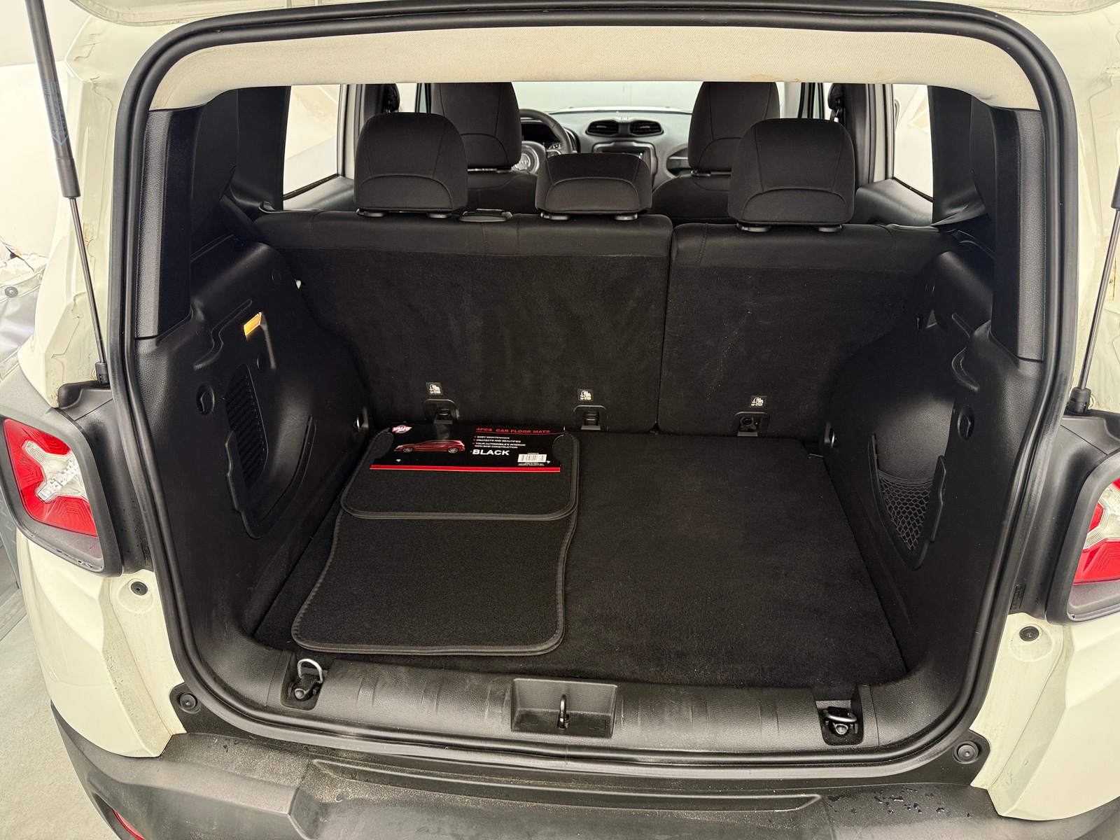 Thumbnail: 2019 Jeep Renegade - 7