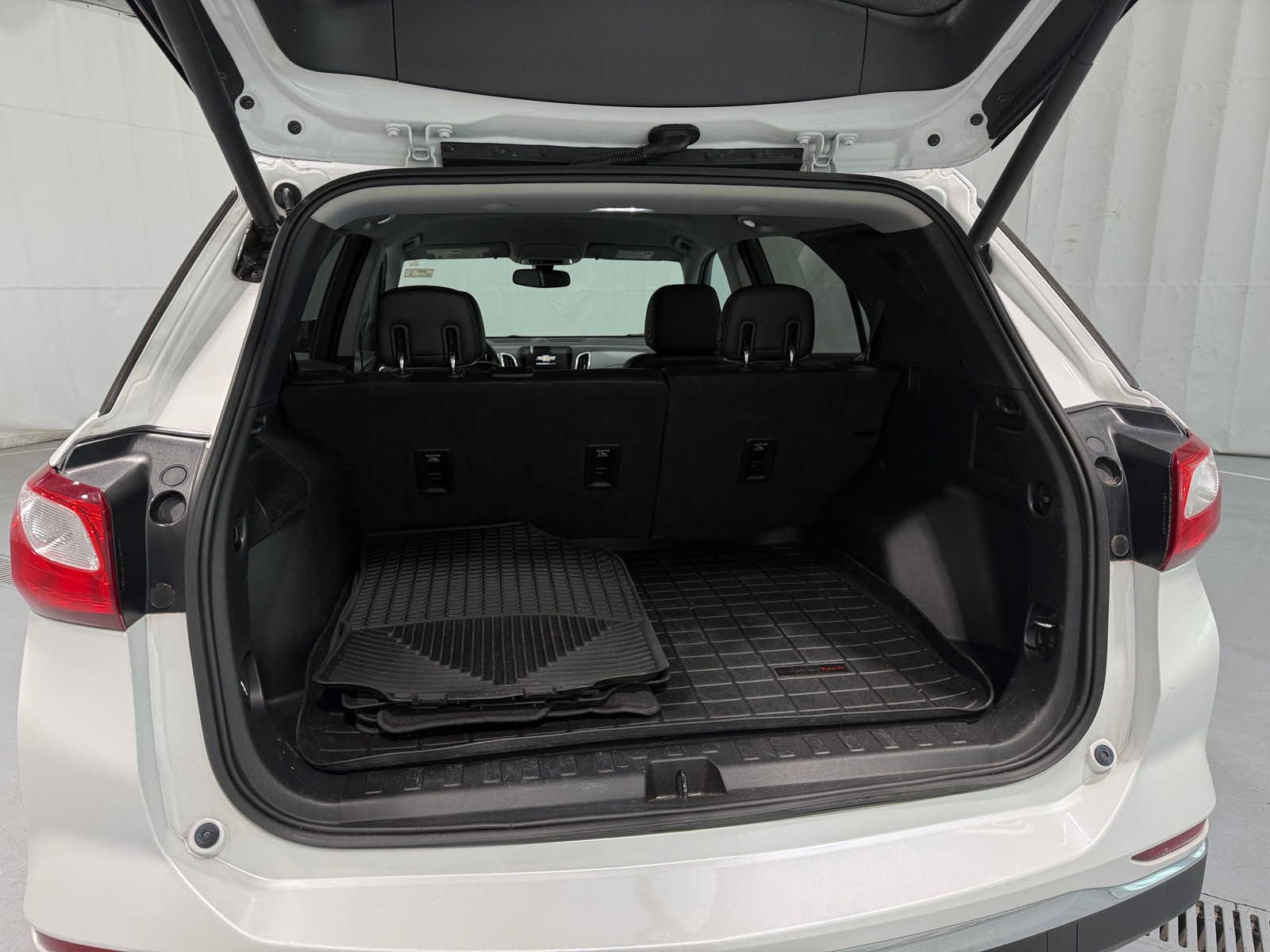 Thumbnail: 2018 Chevrolet Equinox - 6