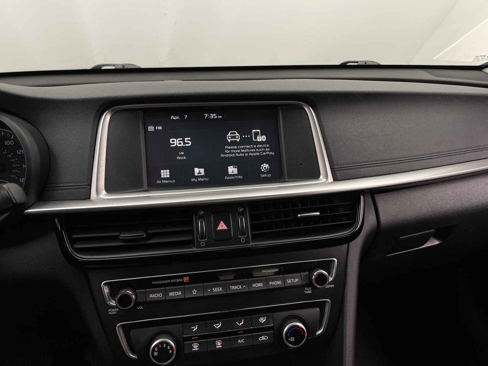 Thumbnail: 2020 Kia Optima - 4