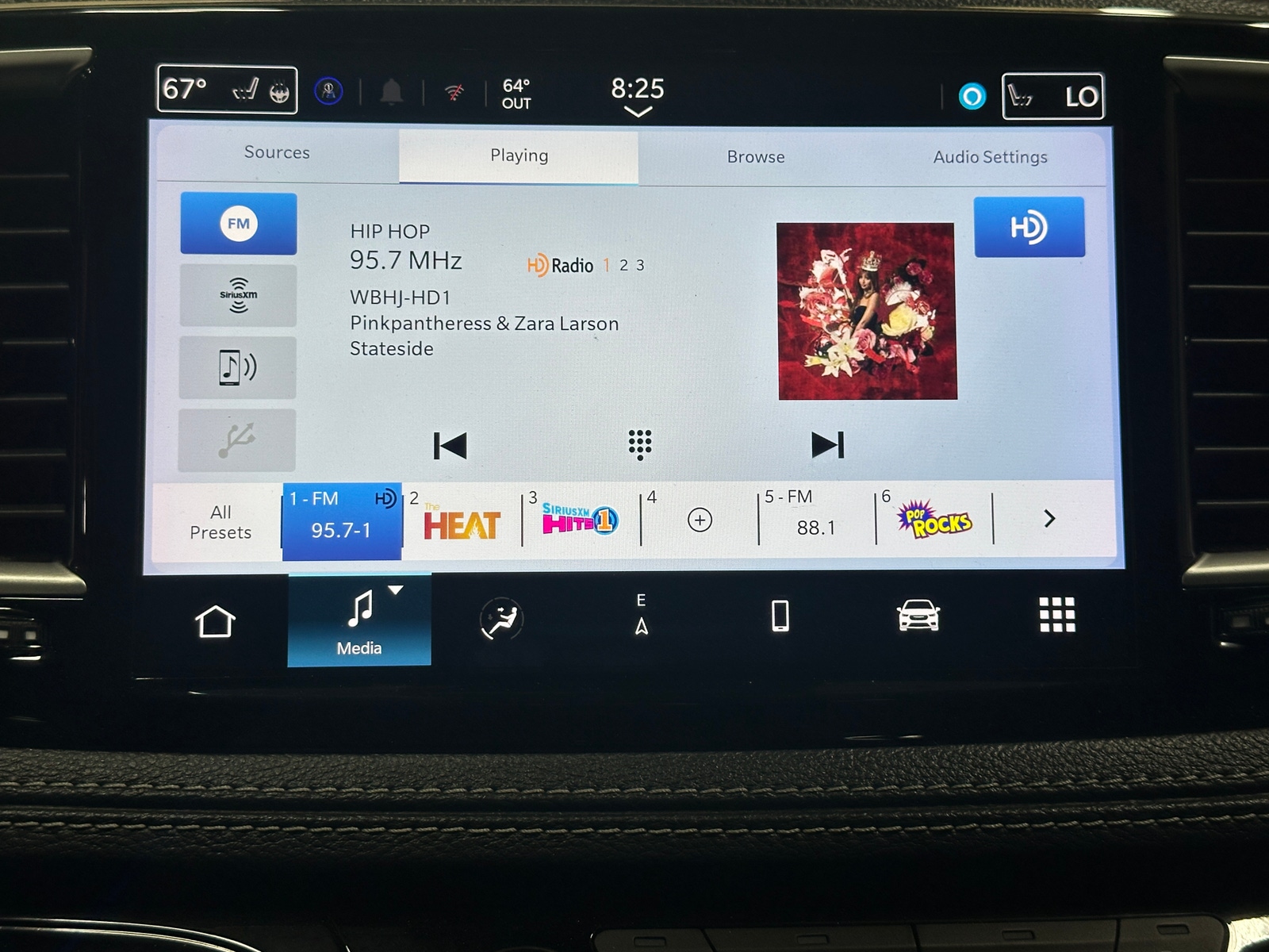 Thumbnail: 2024 Chrysler Pacifica - 3