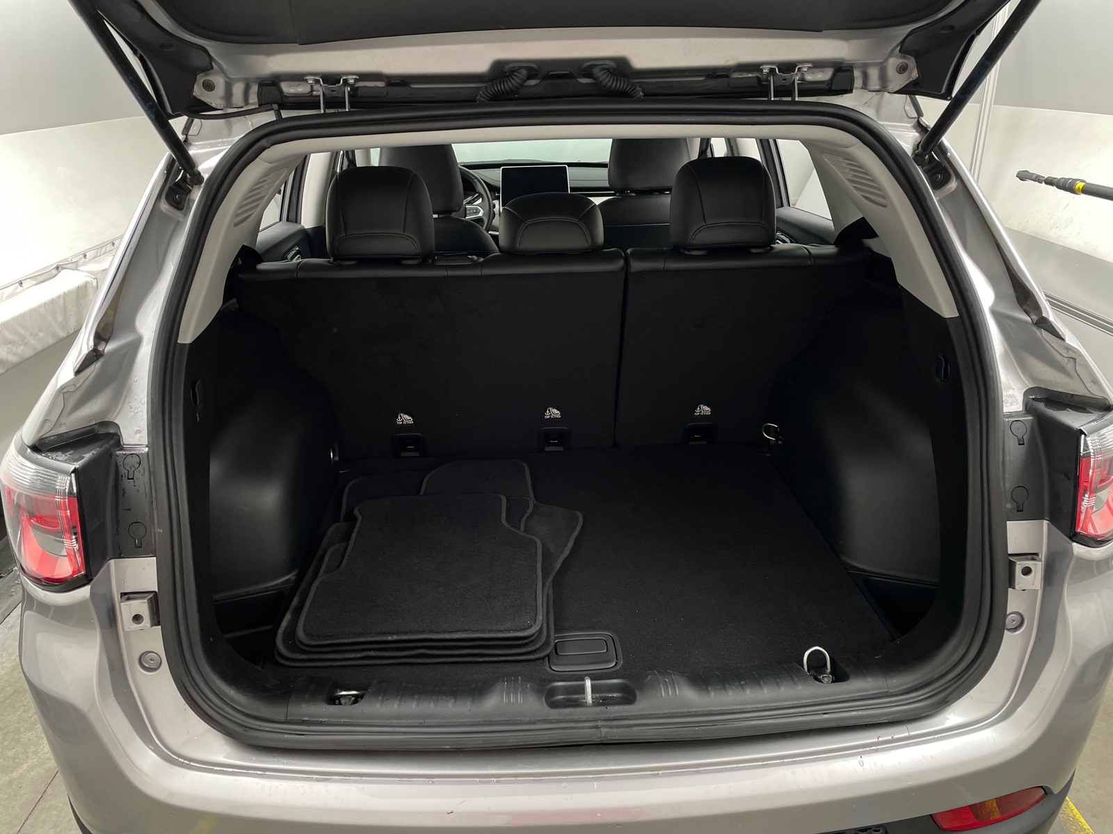 Thumbnail: 2022 Jeep Compass - 6