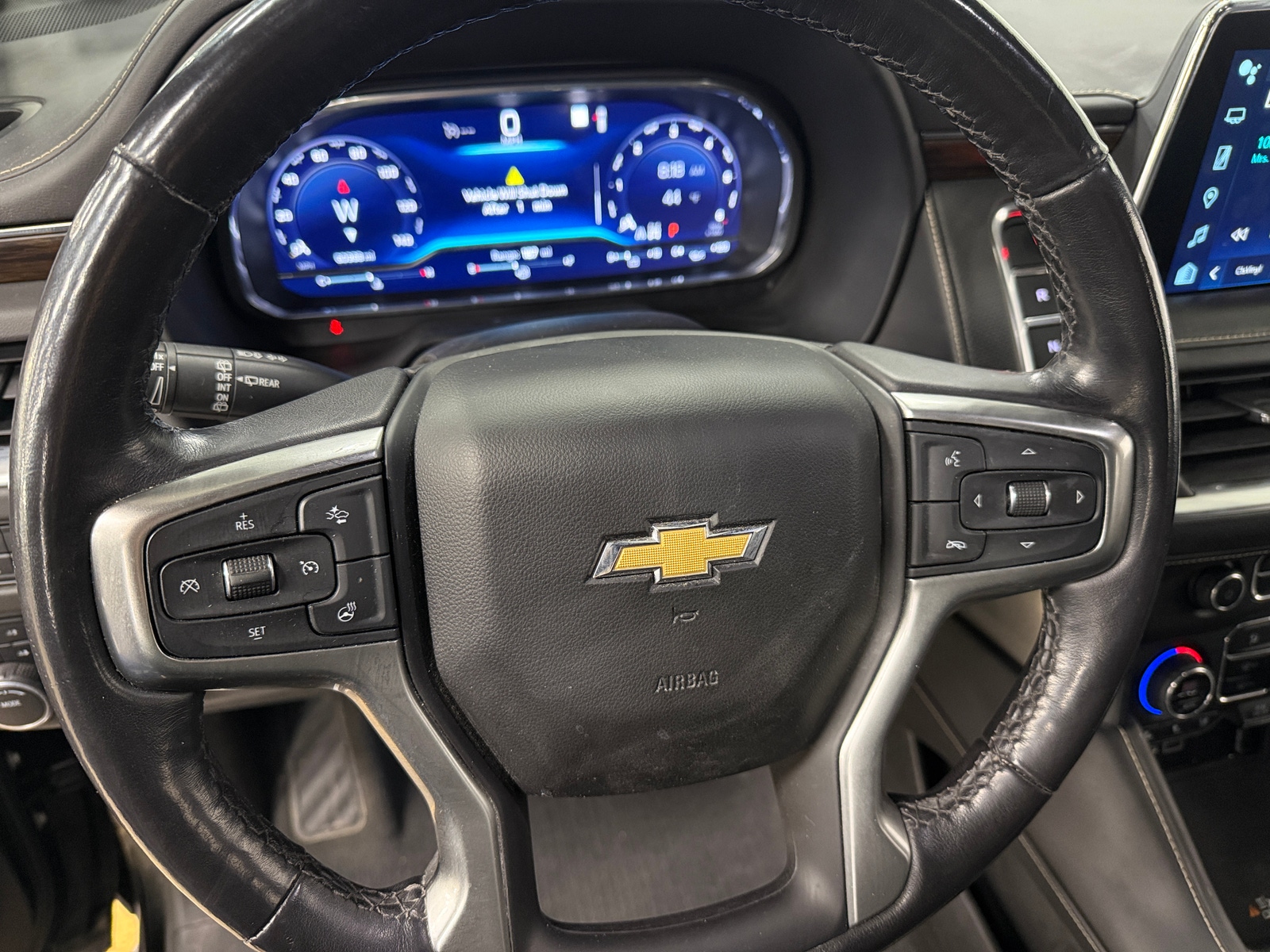 Thumbnail: 2022 Chevrolet Suburban - 4