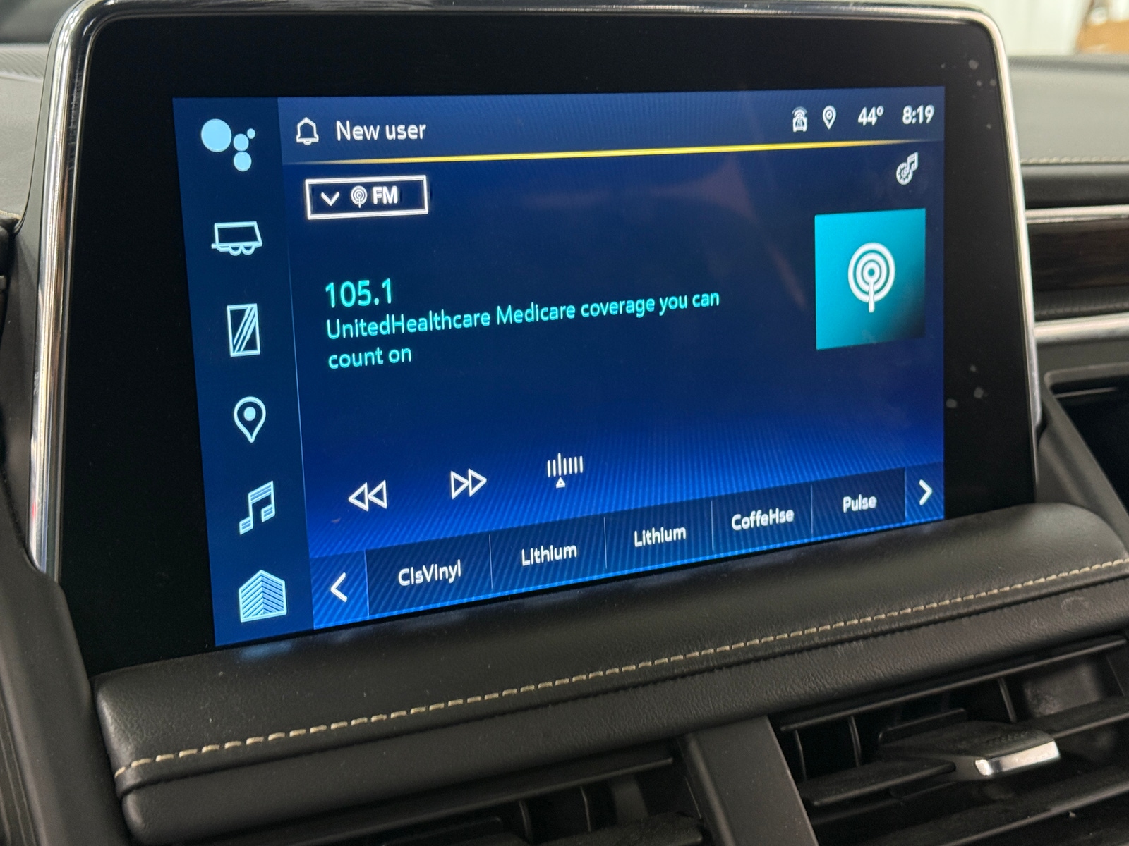 Thumbnail: 2022 Chevrolet Suburban - 3